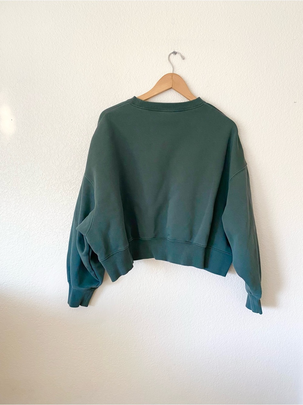 Nike Women's Dark Green Cropped Crewneck Sweatshirt - Picture 3 of 4